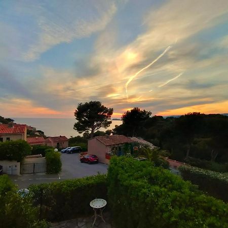 Appartement Avec Terrasse Vue Mer, Proximite Plage, Place Parking Sanary-sur-Mer Exterior photo