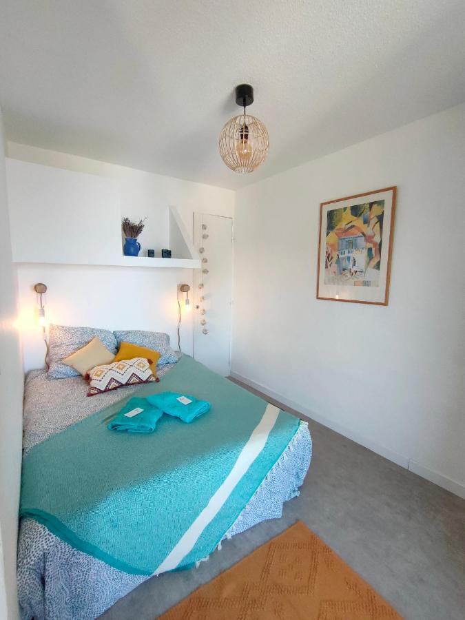 Appartement Avec Terrasse Vue Mer, Proximite Plage, Place Parking Sanary-sur-Mer Exterior photo