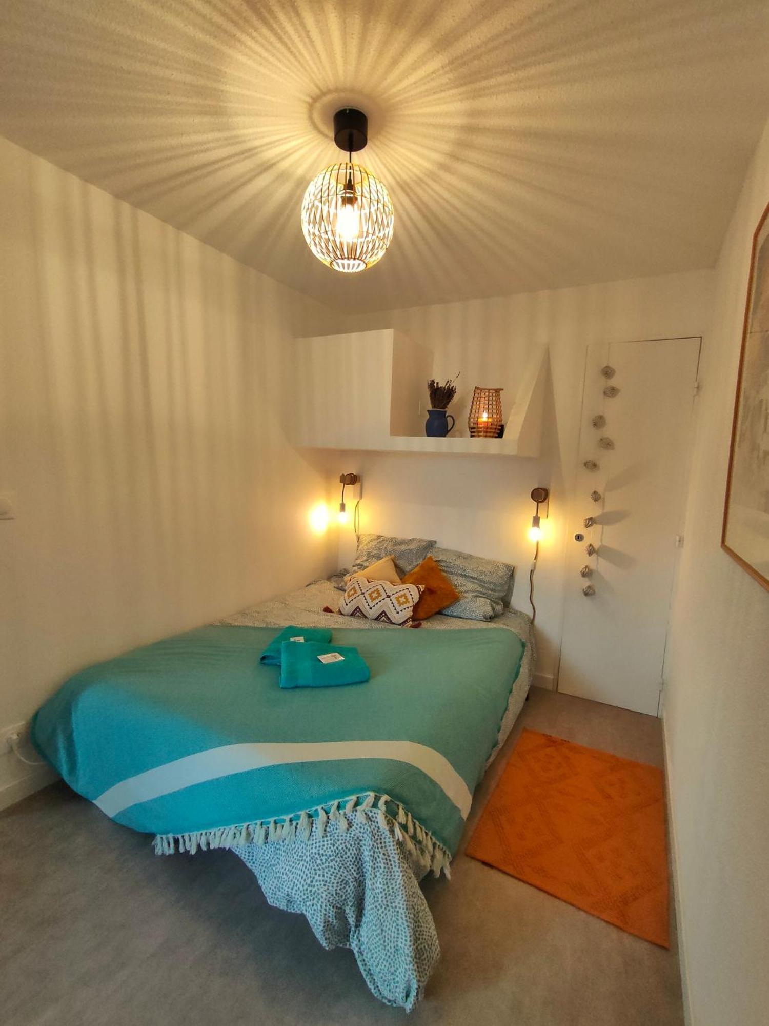 Appartement Avec Terrasse Vue Mer, Proximite Plage, Place Parking Sanary-sur-Mer Exterior photo