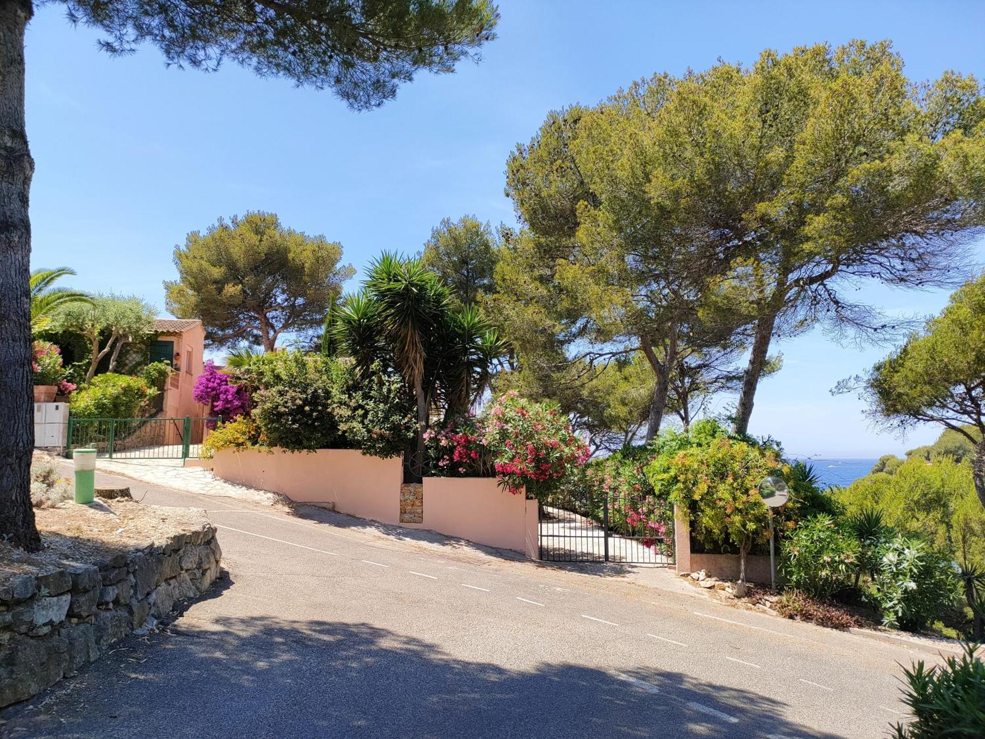 Appartement Avec Terrasse Vue Mer, Proximite Plage, Place Parking Sanary-sur-Mer Exterior photo